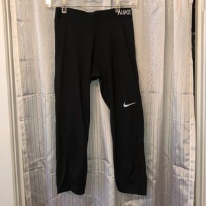 Nike Pro cropped leggings